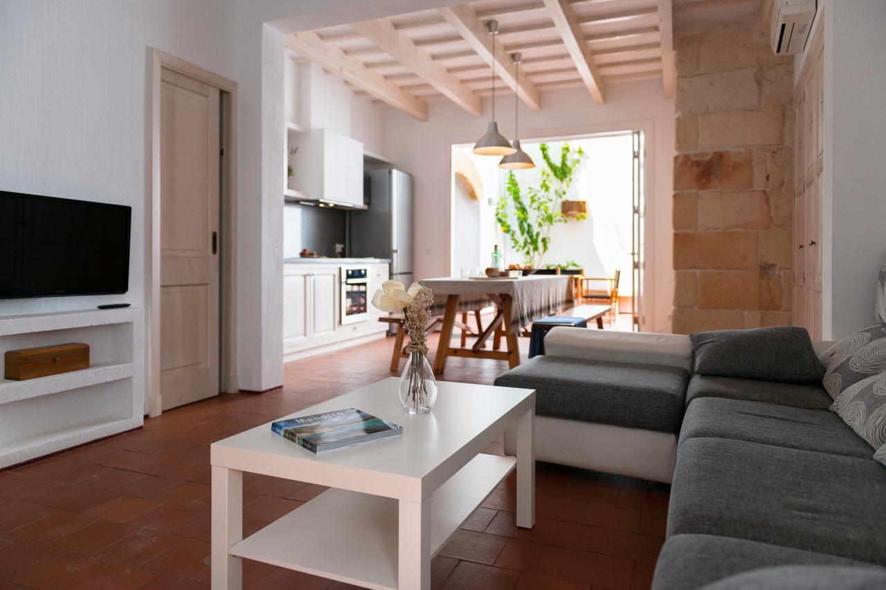 Cal Bisbe Villa Ciutadella  Exteriör bild
